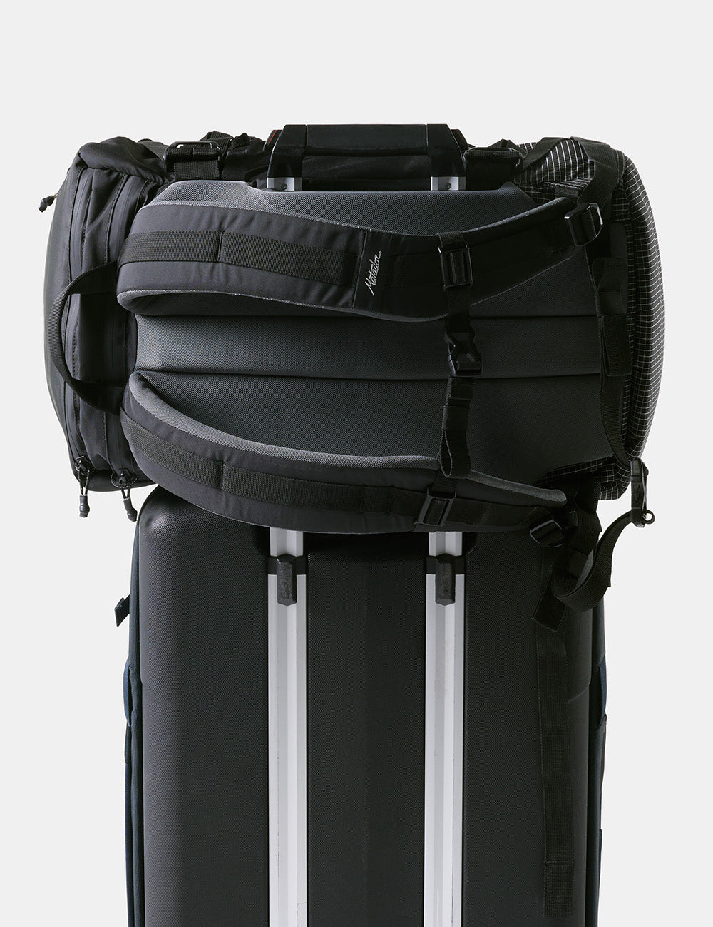 SEG28 attached to roller bag